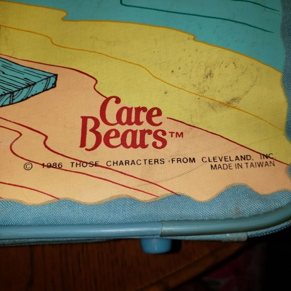 *SOLD* Vintage 1986 Peter’s Bag Corp. Care Bears Kids Suitcase Luggage Bag - Picture 5 of 12